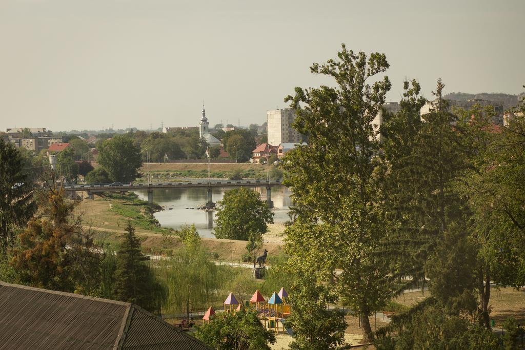 Apartment On Lermontova 35A Мукачеве Екстериор снимка